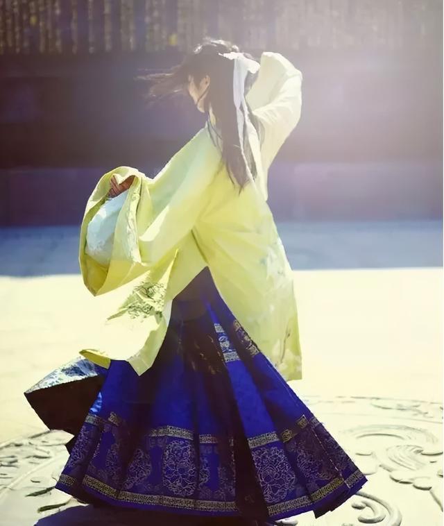 How much do you know about the structure of Hanfu?