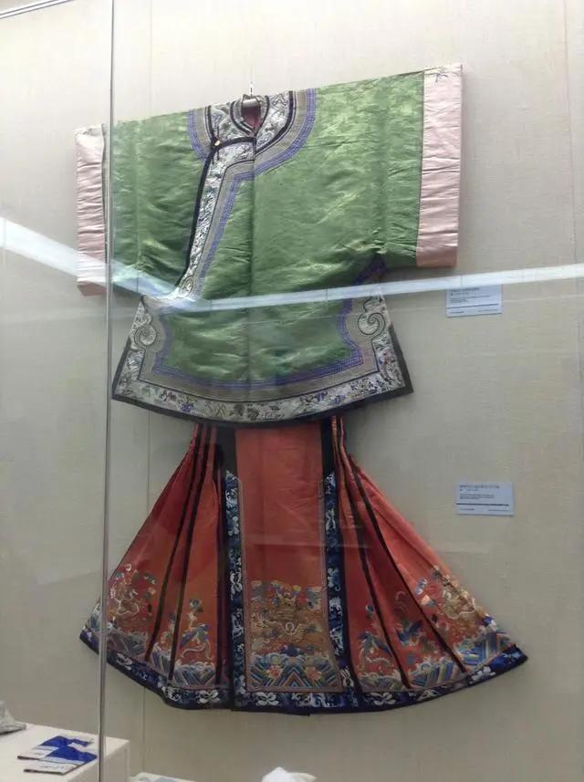 How much do you know about the structure of Hanfu?