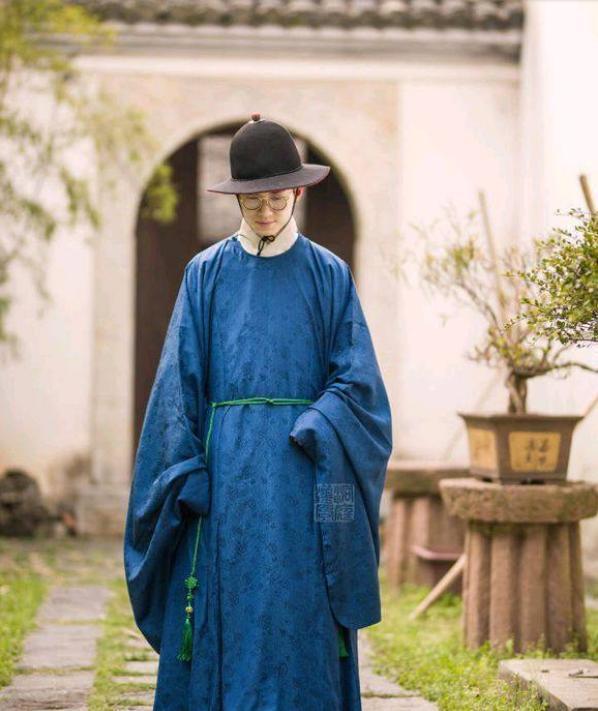 How much do you know about the structure of Hanfu?