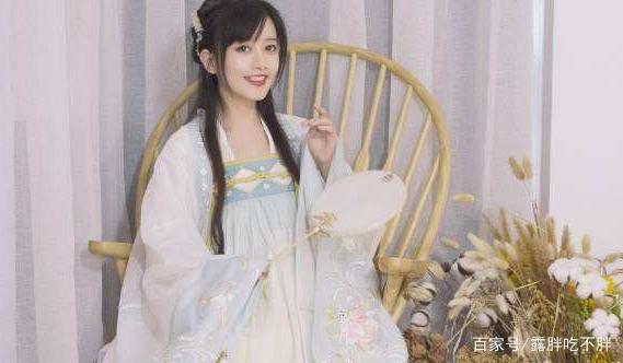 Hanfu, not just because it's beautiful, but also because of the profound meaning it contains.